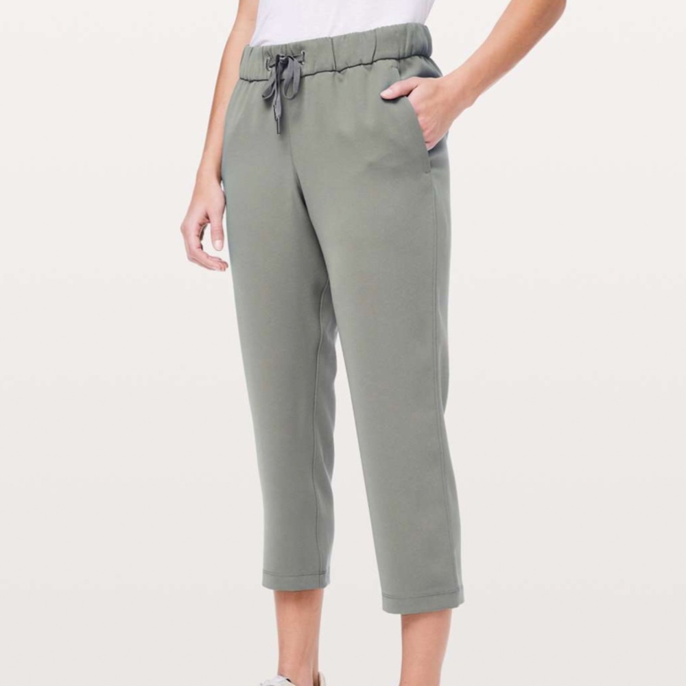 on the fly crop *woven 23"